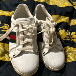 Boys Gucci tennis shoes